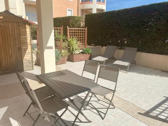 شقة Appt 2 Pieces Port Frejus - Mega Terrasse + Garage المظهر الخارجي الصورة
